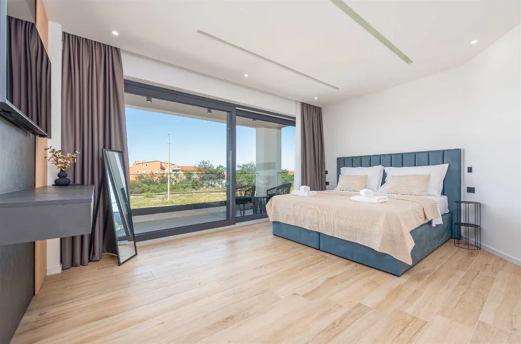 Villa with Sea View and Pool in Bibinje