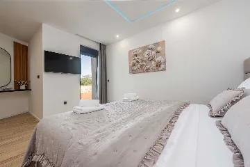 Villa with Sea View and Pool in Bibinje