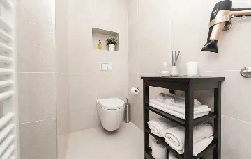 Spacious 4-Bedroom Villa in Zadar (Zemunik Donji)