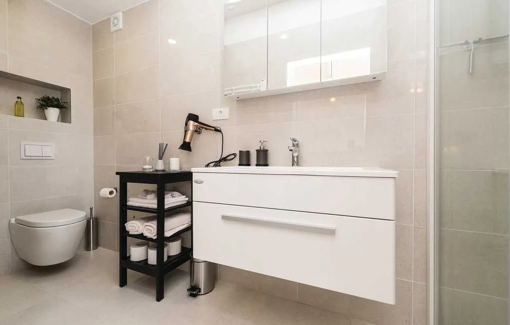 Spacious 4-Bedroom Villa in Zadar (Zemunik Donji)