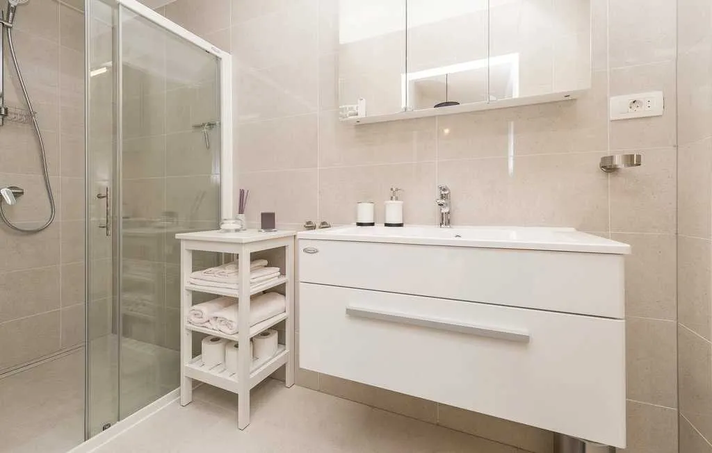 Spacious 4-Bedroom Villa in Zadar (Zemunik Donji)