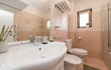 Spacious 4-Bedroom Villa in Zadar (Zemunik Donji)