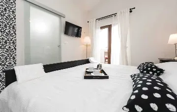 Spacious 4-Bedroom Villa in Zadar (Zemunik Donji)