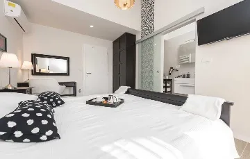 Spacious 4-Bedroom Villa in Zadar (Zemunik Donji)