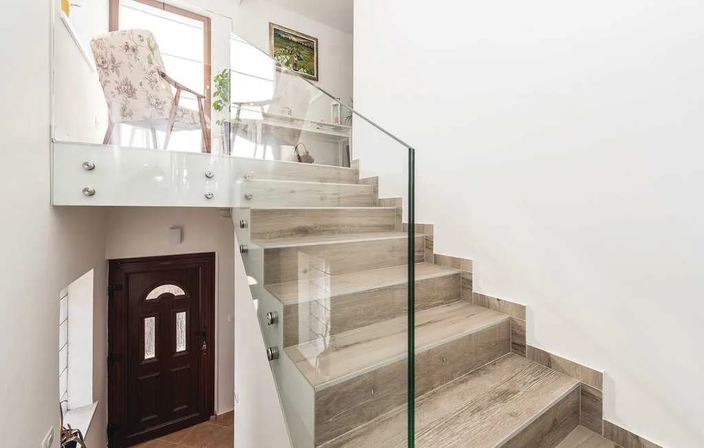 Spacious 4-Bedroom Villa in Zadar (Zemunik Donji)