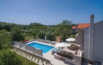 Spacious 4-Bedroom Villa in Zadar (Zemunik Donji)