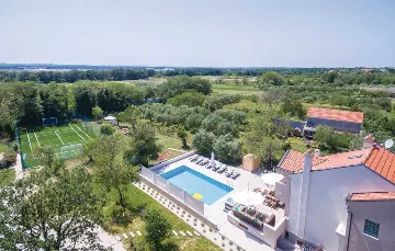 Spacious 4-Bedroom Villa in Zadar (Zemunik Donji)