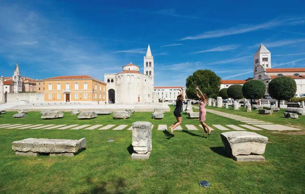 Spacious 4-Bedroom Villa in Zadar (Zemunik Donji)
