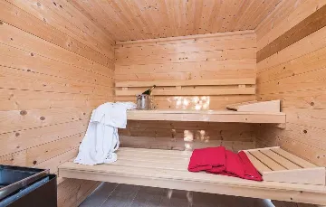 Spacious 4-Bedroom Villa in Zadar (Zemunik Donji)