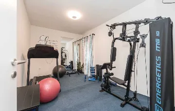 Spacious 4-Bedroom Villa in Zadar (Zemunik Donji)