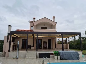 Spacious 4-Bedroom Villa in Zadar (Zemunik Donji)