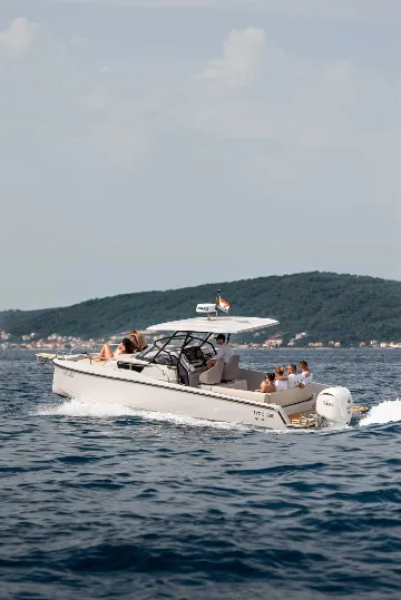 Spacious 4-Bedroom Villa in Zadar (Zemunik Donji)