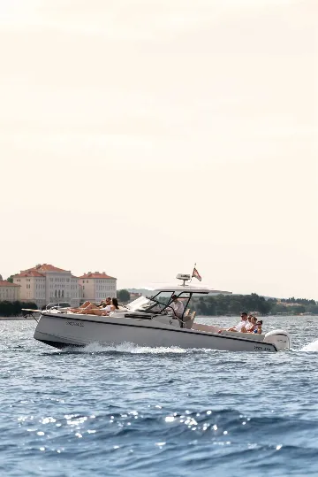 Spacious 4-Bedroom Villa in Zadar (Zemunik Donji)