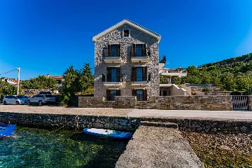 Heated Infinity Pool Seafront Villa in Zadar