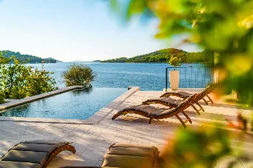 Heated Infinity Pool Seafront Villa in Zadar