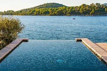 Heated Infinity Pool Seafront Villa in Zadar