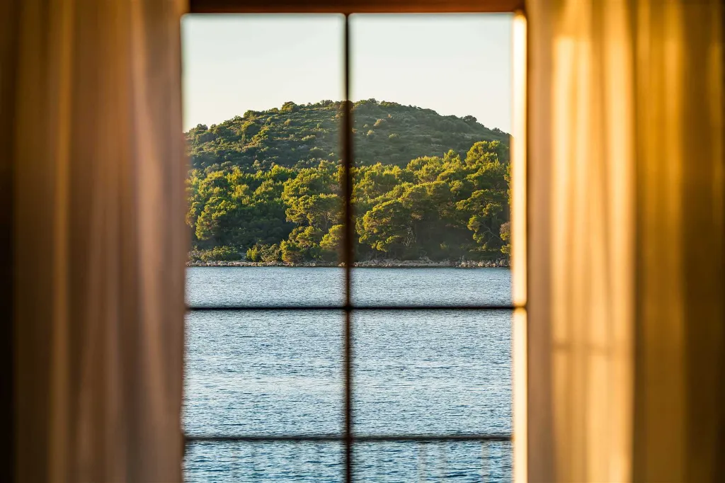 Heated Infinity Pool Seafront Villa in Zadar