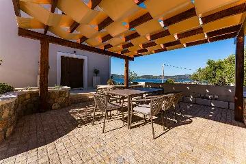 Heated Infinity Pool Seafront Villa in Zadar