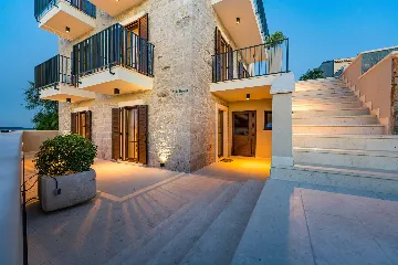 Heated Infinity Pool Seafront Villa in Zadar