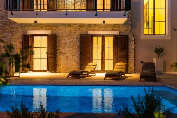 Heated Infinity Pool Seafront Villa in Zadar
