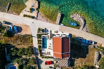Heated Infinity Pool Seafront Villa in Zadar