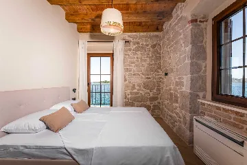 Heated Infinity Pool Seafront Villa in Zadar