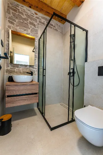 Heated Infinity Pool Seafront Villa in Zadar