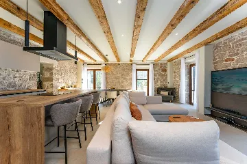 Heated Infinity Pool Seafront Villa in Zadar