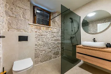 Heated Infinity Pool Seafront Villa in Zadar