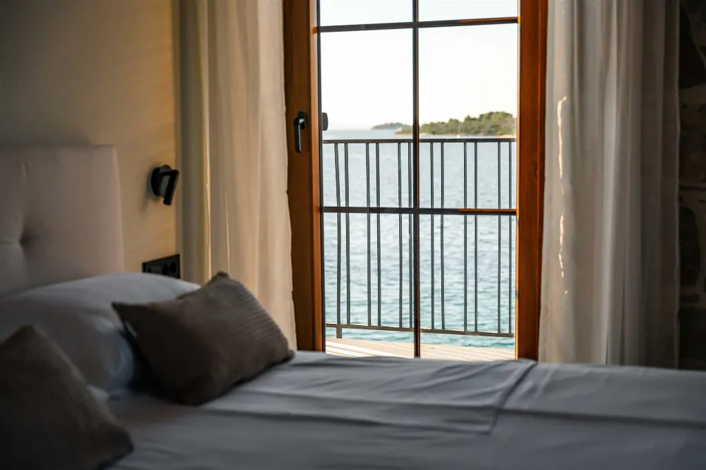 Heated Infinity Pool Seafront Villa in Zadar