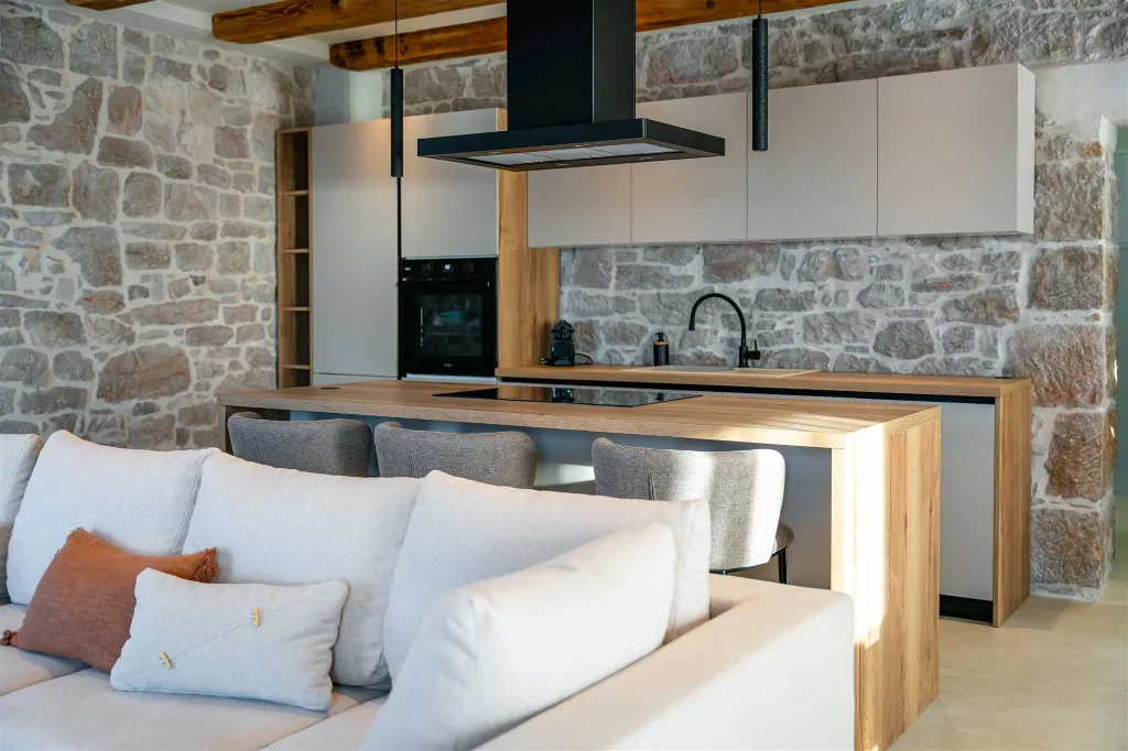 Heated Infinity Pool Seafront Villa in Zadar