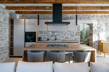 Heated Infinity Pool Seafront Villa in Zadar