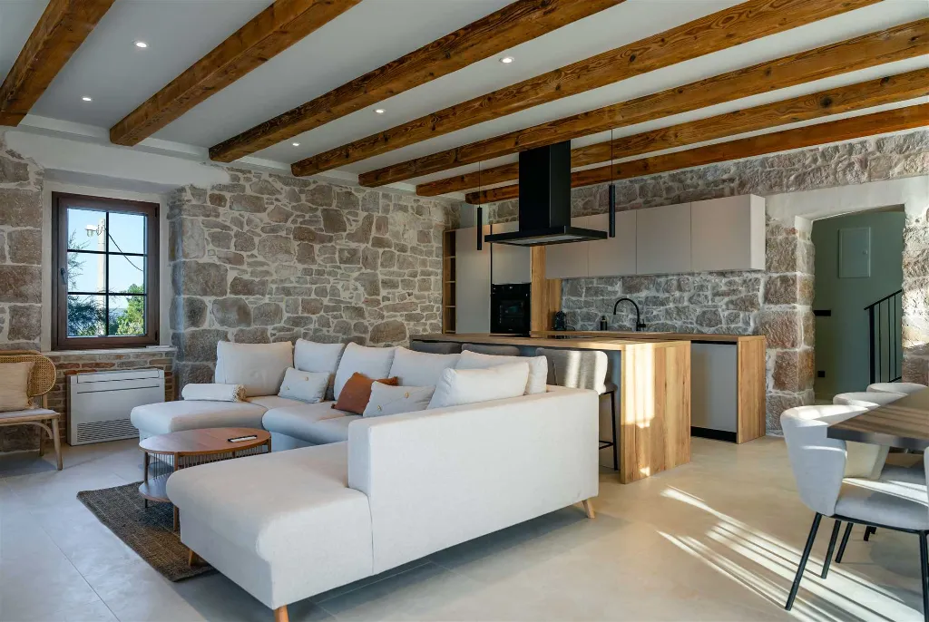 Heated Infinity Pool Seafront Villa in Zadar
