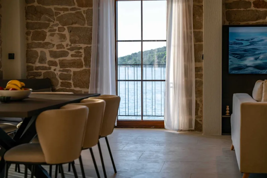 Heated Infinity Pool Seafront Villa in Zadar
