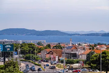 Air-Conditioned 2-Bedroom Apartment in Zadar