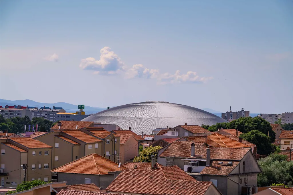 Air-Conditioned 2-Bedroom Apartment in Zadar