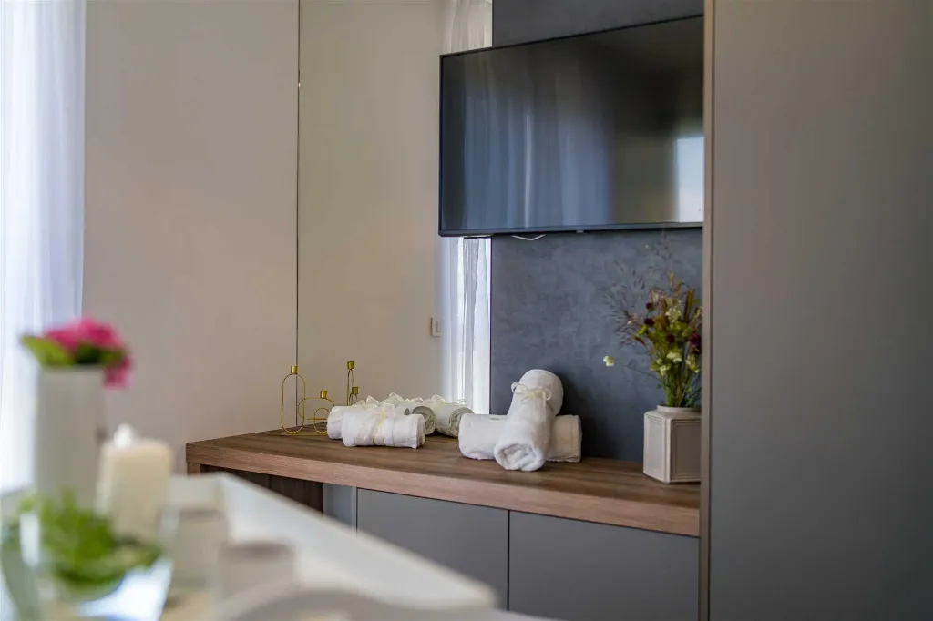 Air-Conditioned 2-Bedroom Apartment in Zadar