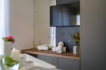 Air-Conditioned 2-Bedroom Apartment in Zadar