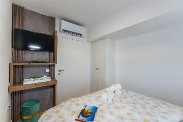 Air-Conditioned 2-Bedroom Apartment in Zadar