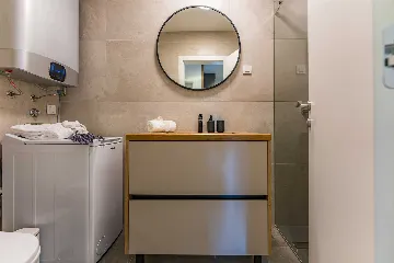 Air-Conditioned 2-Bedroom Apartment in Zadar