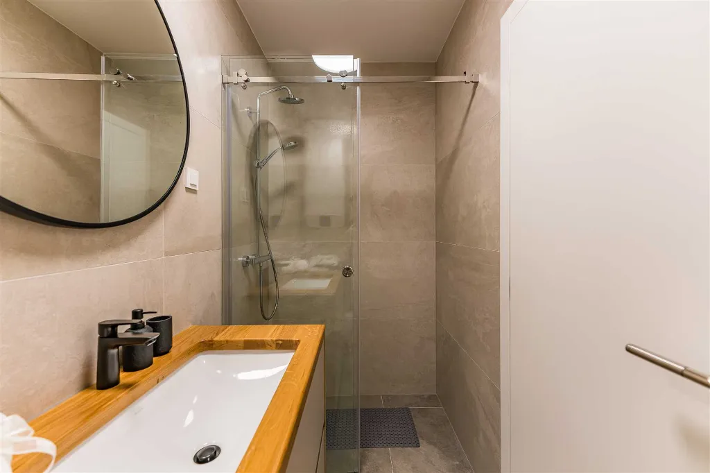 Air-Conditioned 2-Bedroom Apartment in Zadar