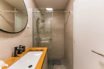 Air-Conditioned 2-Bedroom Apartment in Zadar