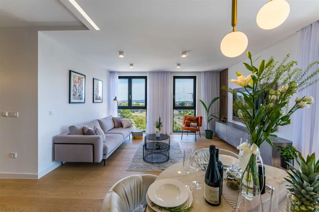 Air-Conditioned 2-Bedroom Apartment in Zadar