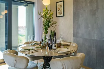 Air-Conditioned 2-Bedroom Apartment in Zadar