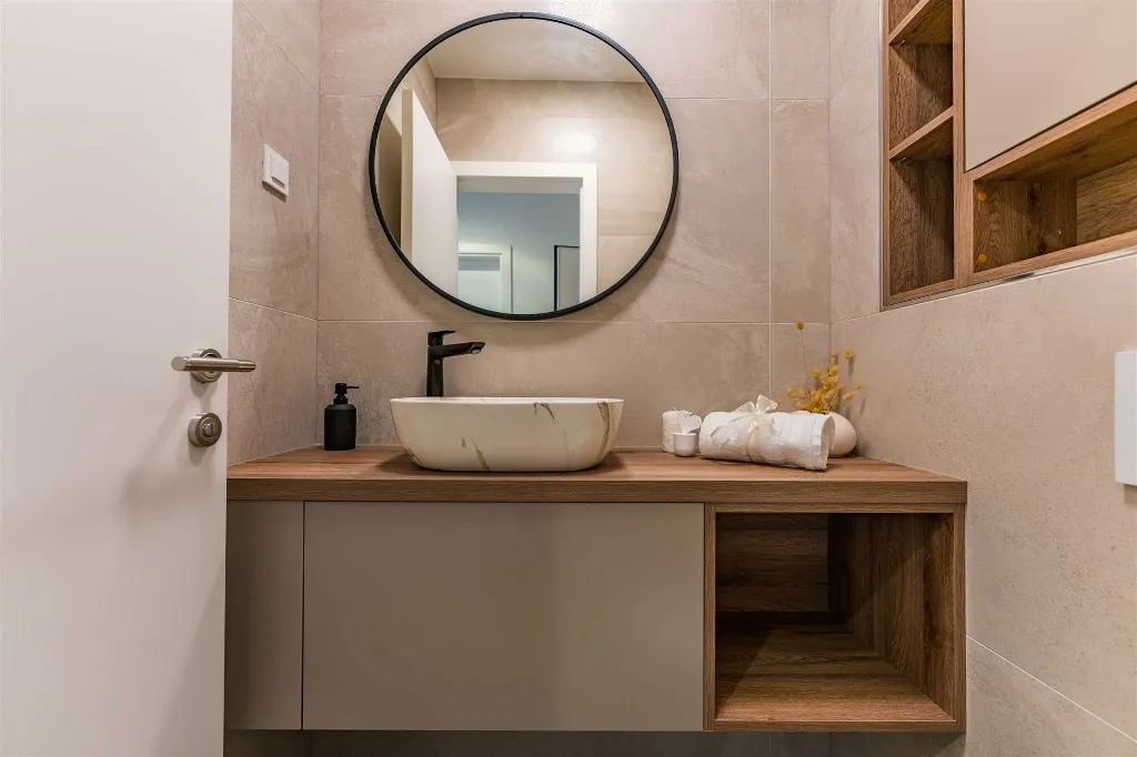 Air-Conditioned 2-Bedroom Apartment in Zadar