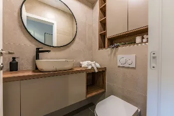 Air-Conditioned 2-Bedroom Apartment in Zadar