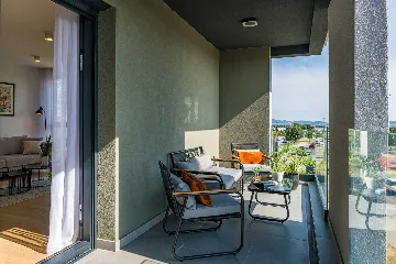 Air-Conditioned 2-Bedroom Apartment in Zadar