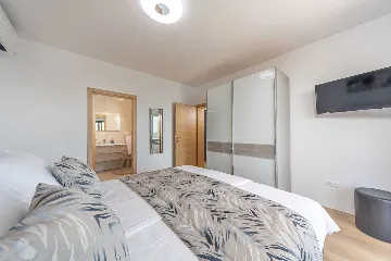 4-Bedroom Villa in Starigrad Paklenica for Up to 10