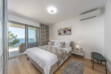 4-Bedroom Villa in Starigrad Paklenica for Up to 10