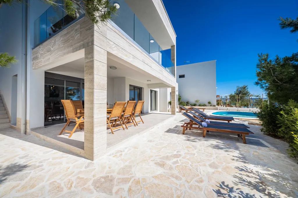 4-Bedroom Villa in Starigrad Paklenica for Up to 10